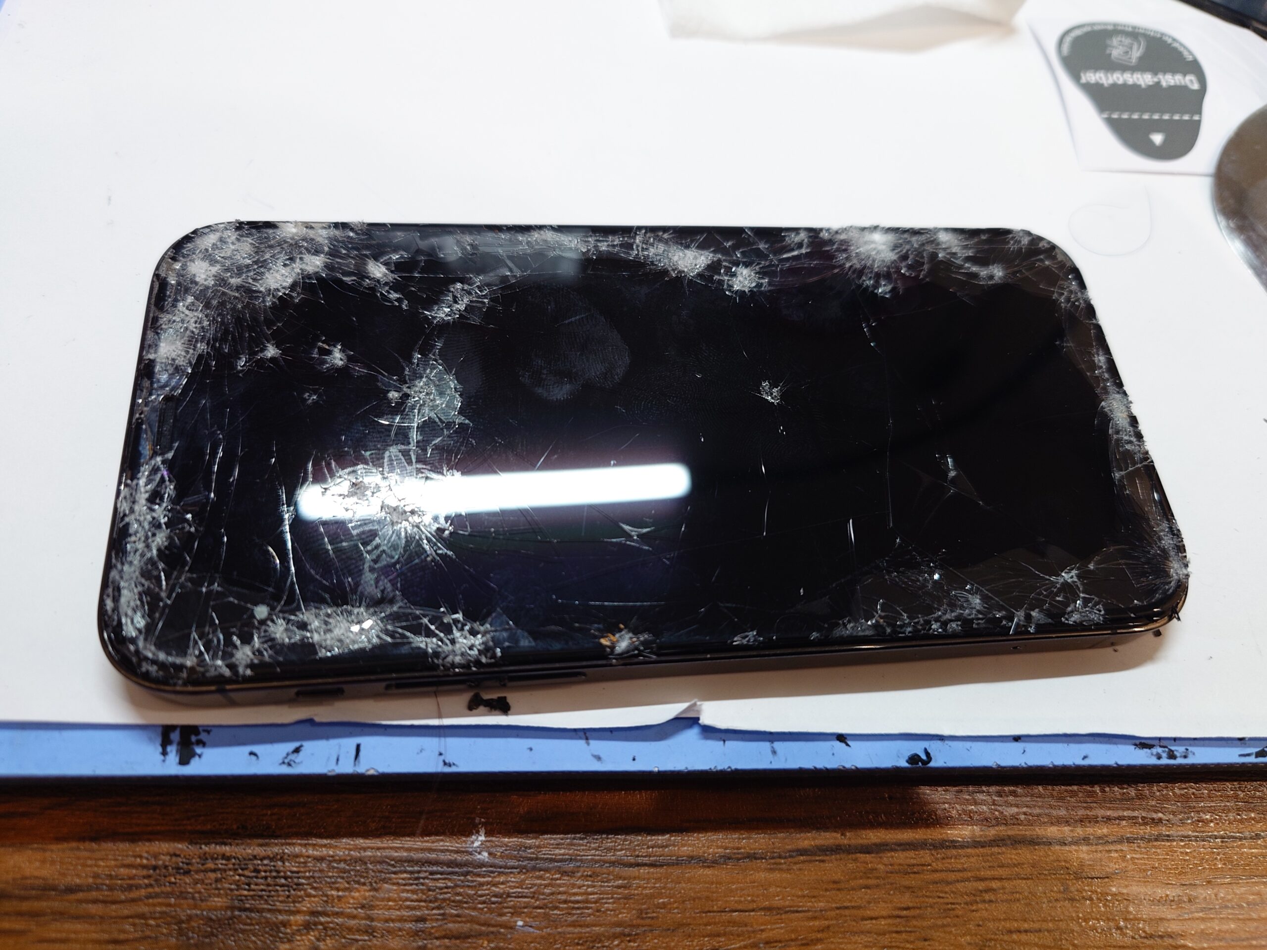 四国中央市のお客様よりiPhone12Proの画面割れ修理依頼